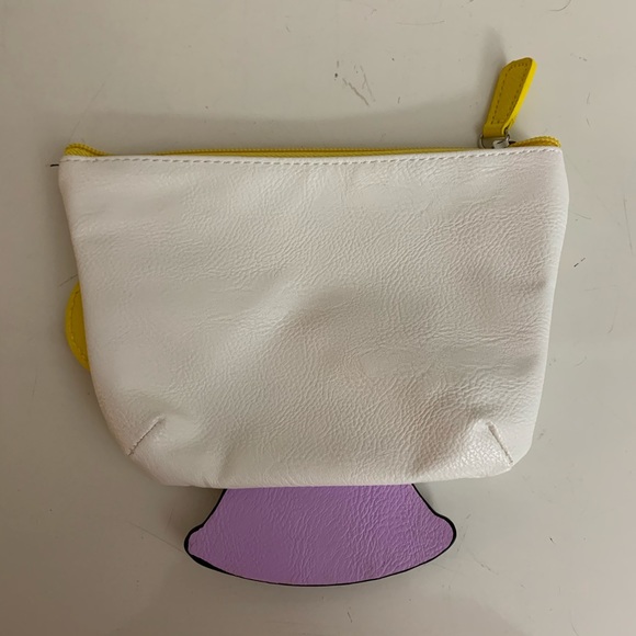 Disney’s Beauty & The Beast Chip Pouch - Picture 2 of 3